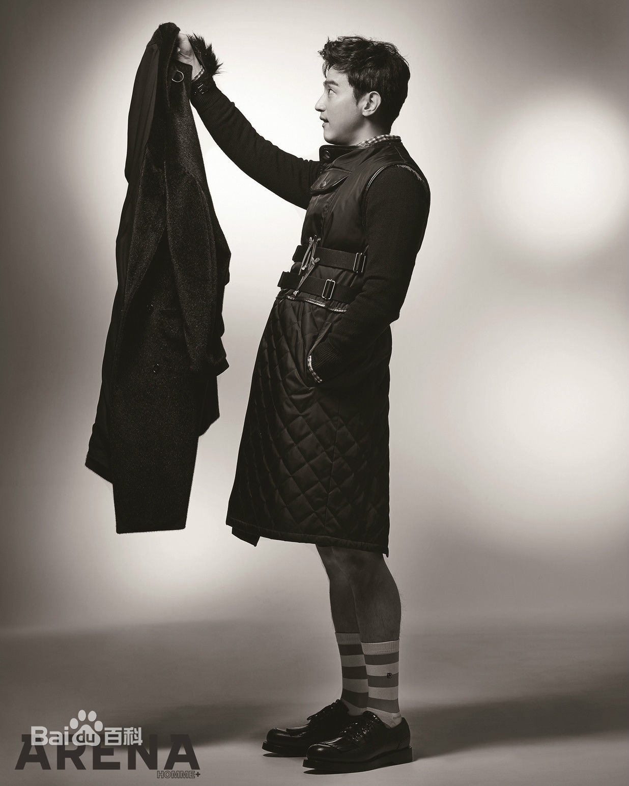 权律( KwonYul)画报图1前后照片