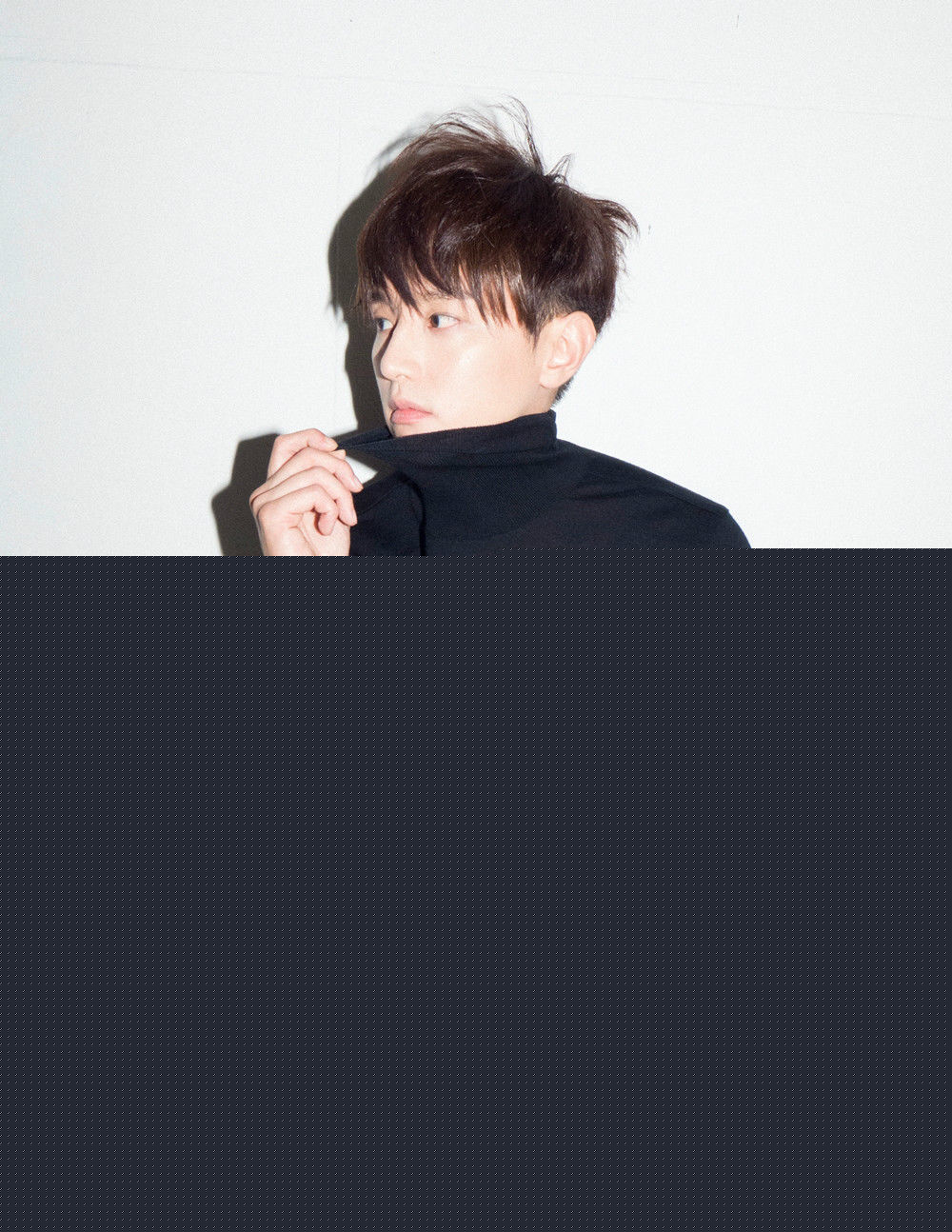 权律( KwonYul)画报图1前后照片