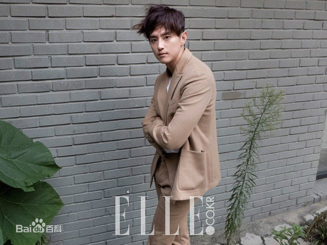 权律( KwonYul)画报图1前后照片