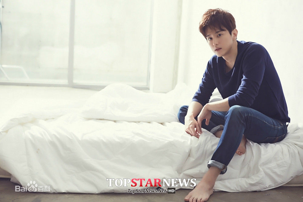 权律( KwonYul)画报3生活照相册