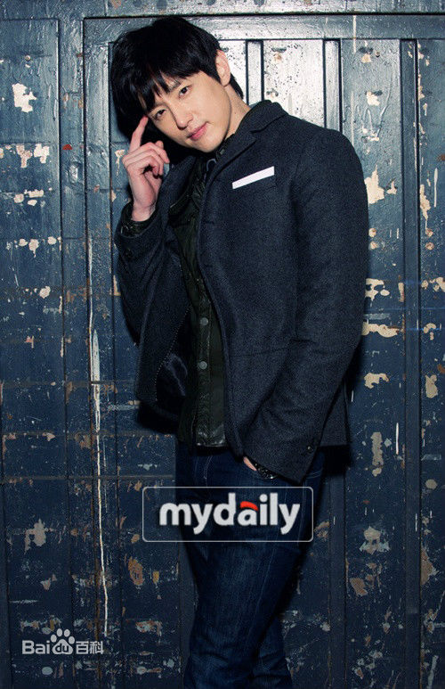 权律( KwonYul)画报2图册