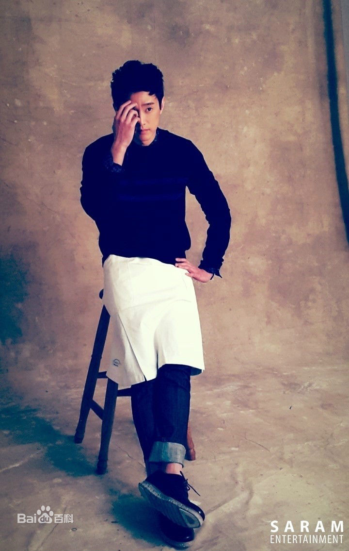 权律( KwonYul)画报2图册