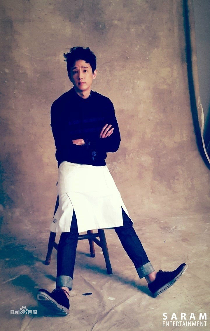 权律( KwonYul)画报2图册