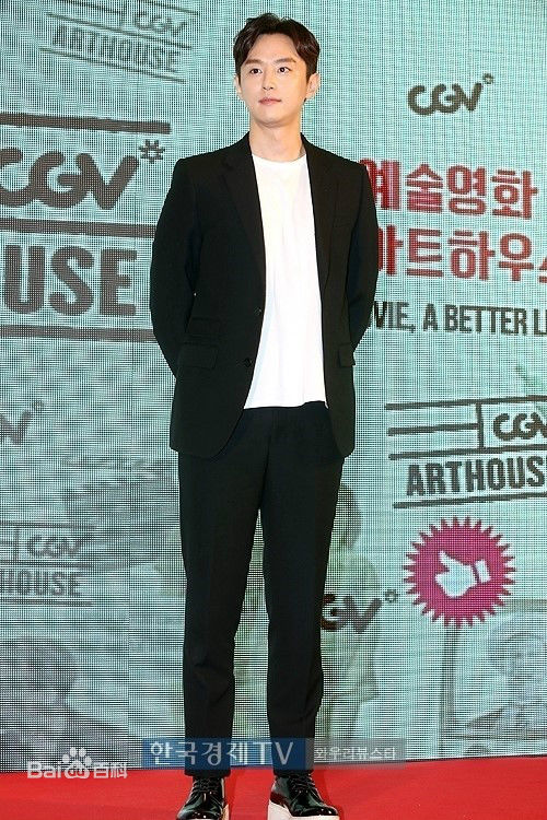 权律( KwonYul)活动图1前后照片