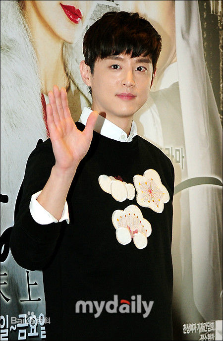 权律( KwonYul)活动图1前后照片