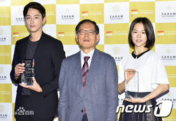 权律( KwonYul)活动图1前后照片