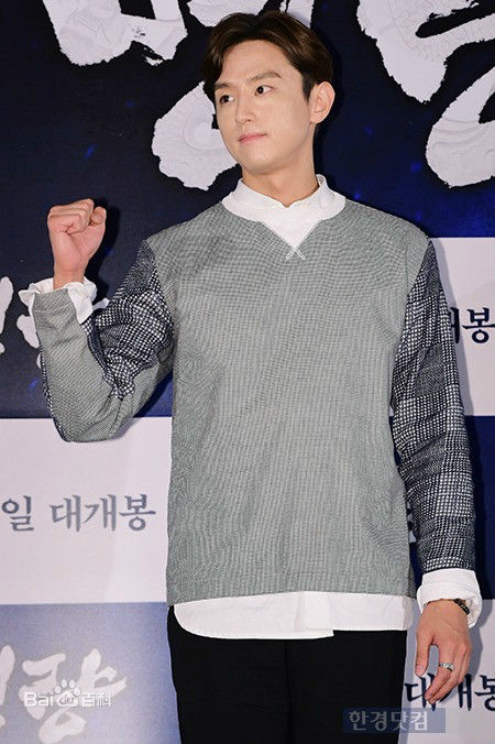 权律( KwonYul)活动图1前后照片