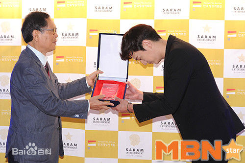 权律( KwonYul)活动图1前后照片