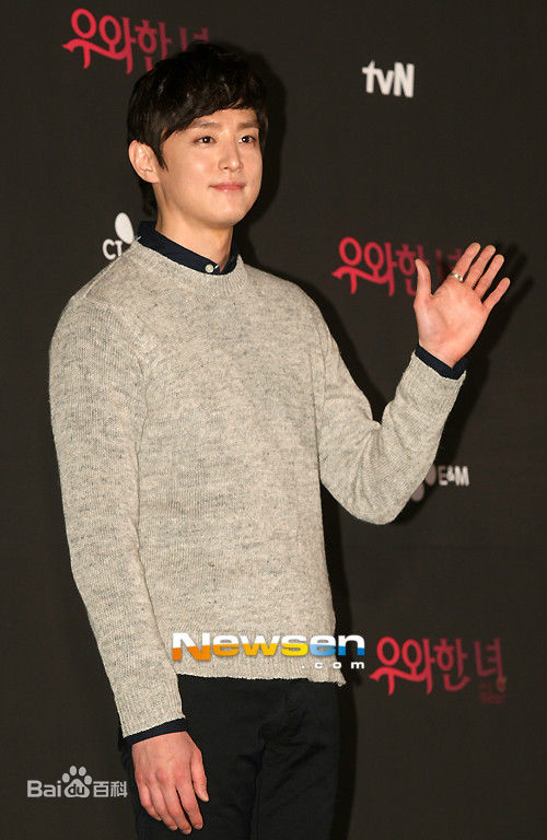 权律( KwonYul)活动图1前后照片