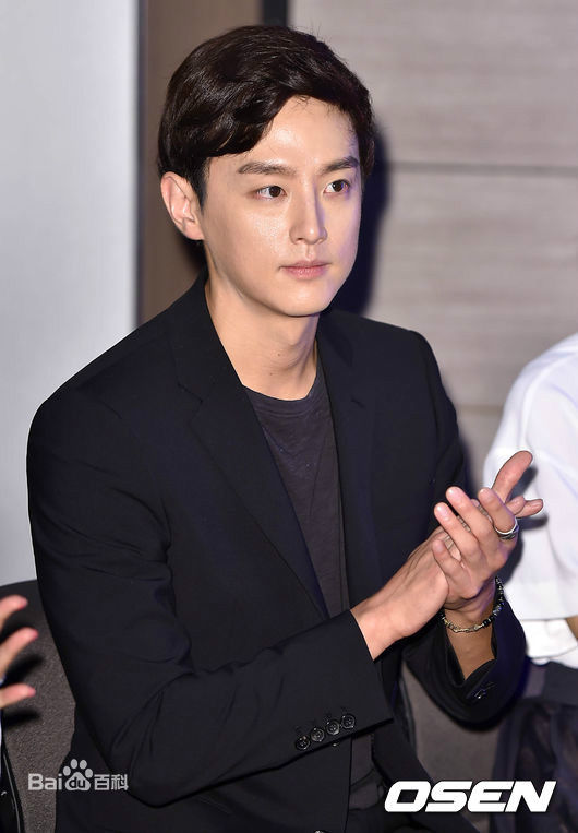 权律( KwonYul)活动图1前后照片