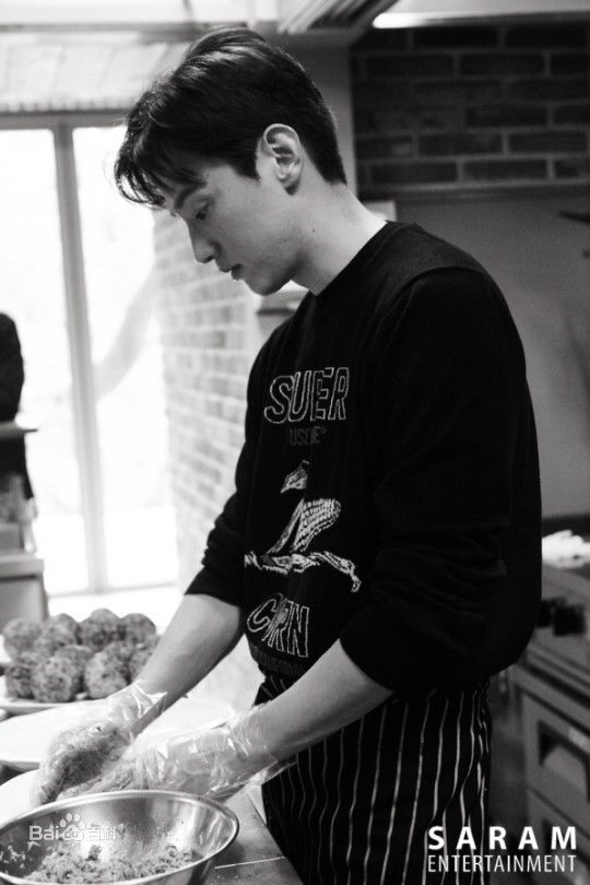 权律( KwonYul)幕后照壁纸壁纸