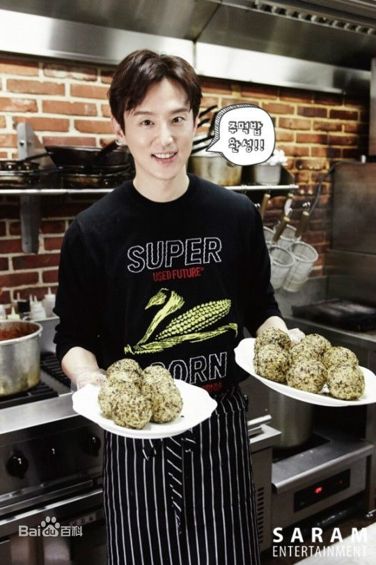 权律( KwonYul)幕后照壁纸壁纸