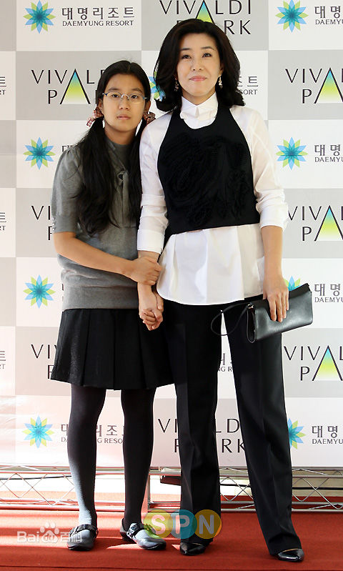 最优质金美京()素颜照