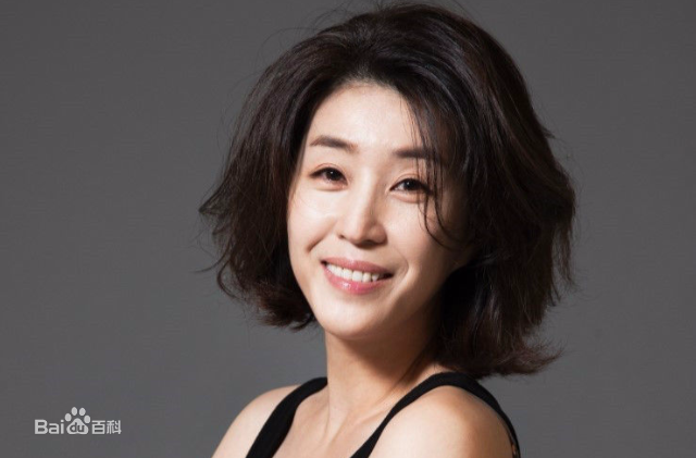 最新金美京()壁纸