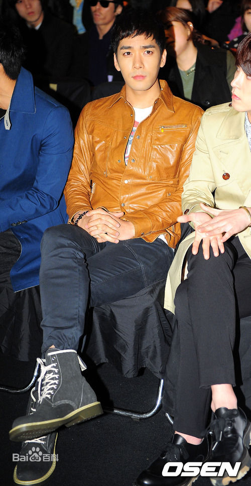 朴允载(ParkYoonjae)2012春季首尔时装周图片图集