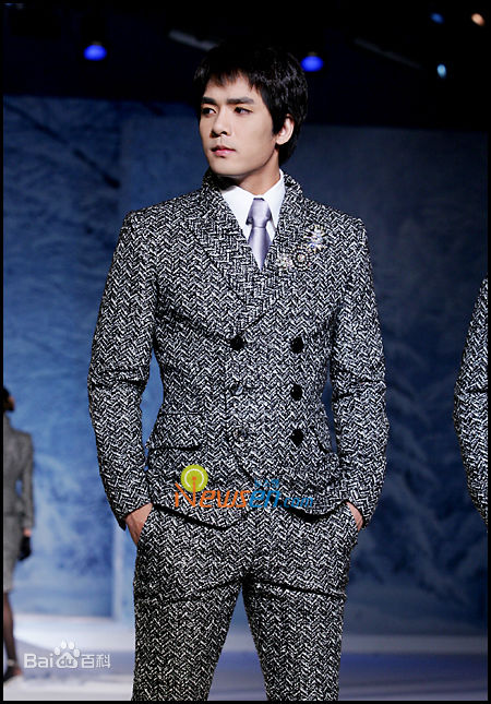 朴允载(ParkYoonjae)安德烈·金时装展性感图片图集