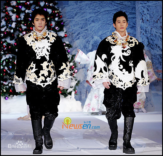 朴允载(ParkYoonjae)安德烈·金时装展性感图片图集