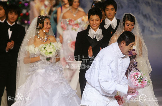 朴允载(ParkYoonjae)安德烈·金时装展性感图片图集