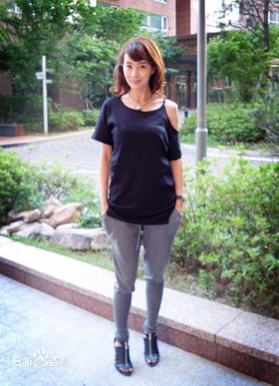 金媛熙(，Kim Won Hee)生活照性感图片图集