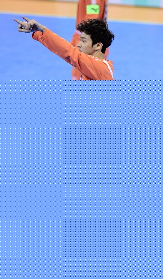 李起光(，Lee Gi Kwang)运动场上帅气的起光图册