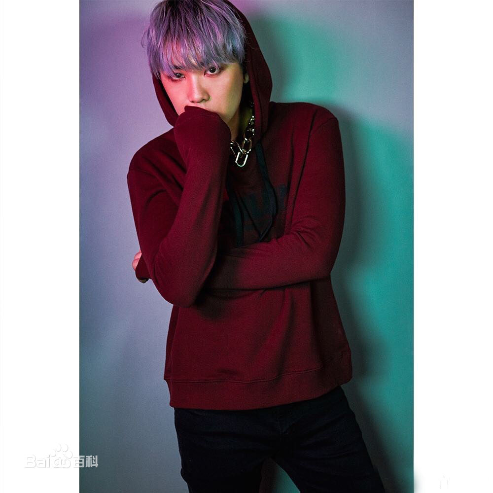 最优质李洪基/李弘基(/Lee HongKi)在个人品牌《skullhong》中的