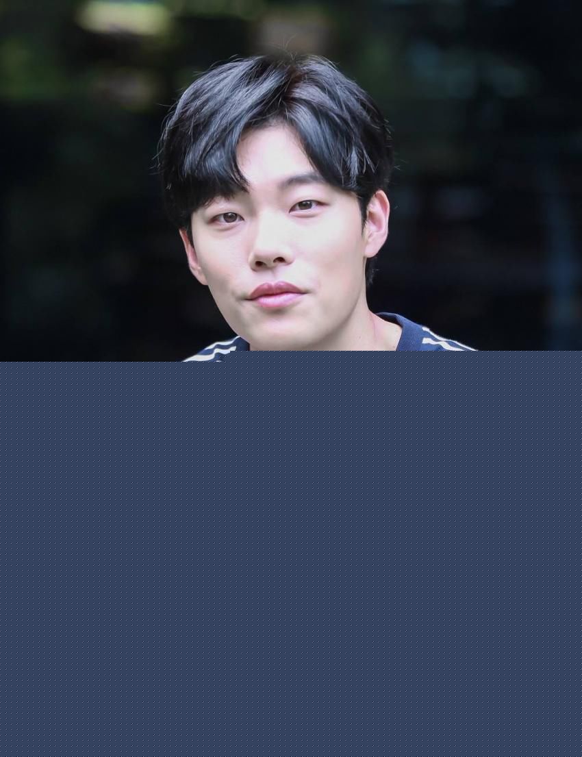 柳俊烈()采访图集图册