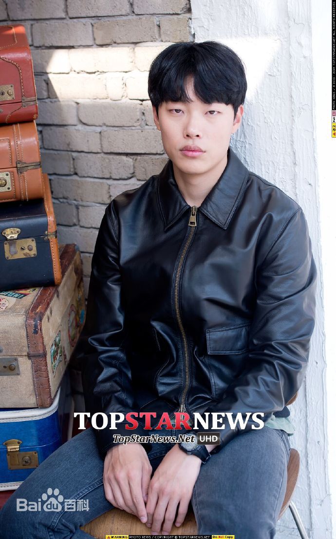 柳俊烈()采访图集图册