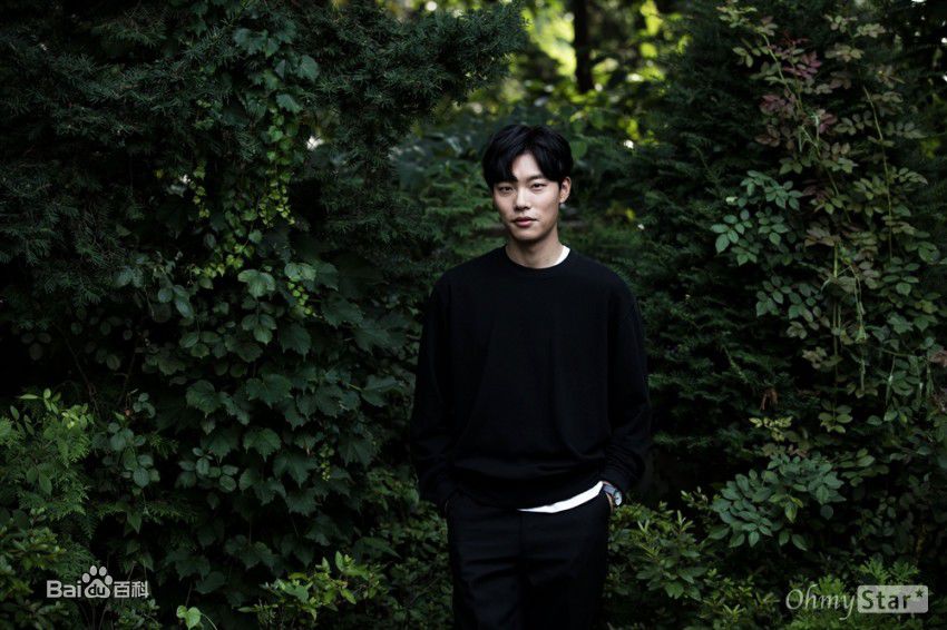 柳俊烈()采访图集图册