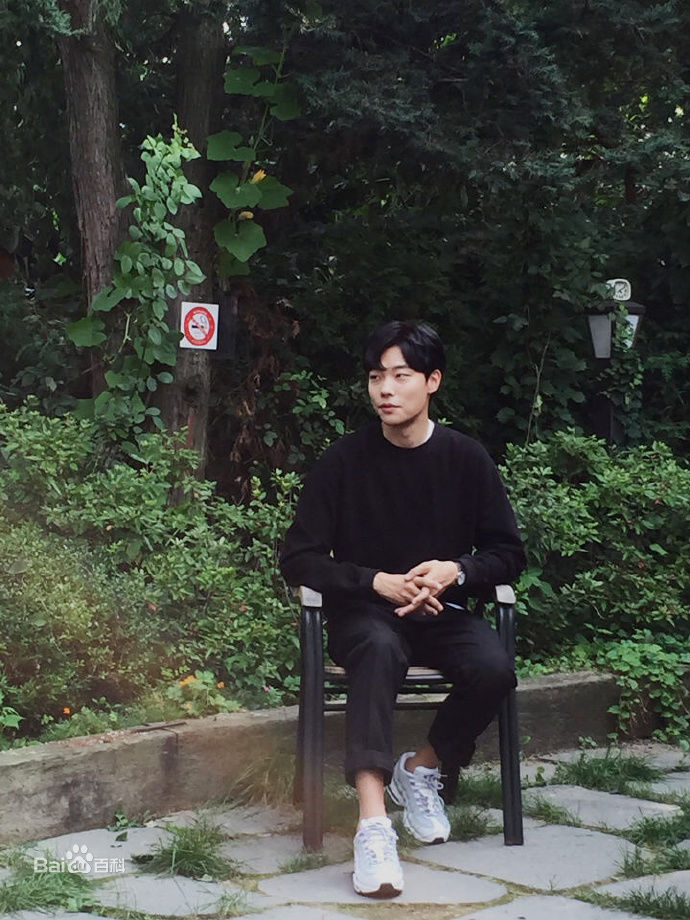 柳俊烈()采访图集图册