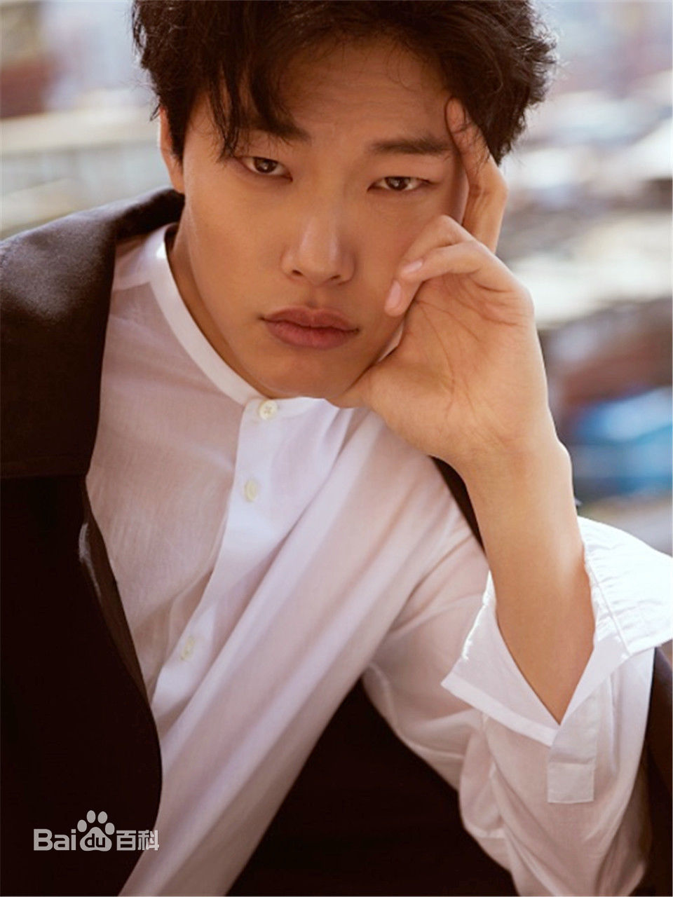 最新柳俊烈()性感图片