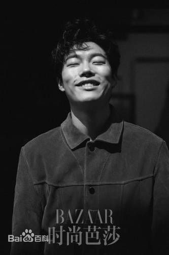 最新柳俊烈()性感图片