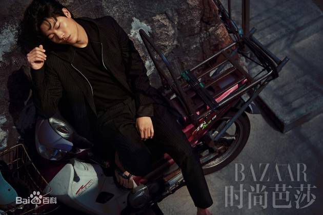 最新柳俊烈()性感图片