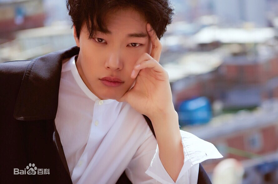 最新柳俊烈()性感图片