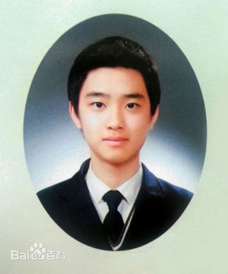 都敬秀(（韩文名）、Doh Kyungsoo、D.O.（官方艺名）、都暻秀（曾用名）、度庆洙（误译）)幼时及出道前图册壁纸壁纸