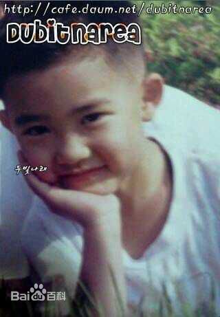 都敬秀(（韩文名）、Doh Kyungsoo、D.O.（官方艺名）、都暻秀（曾用名）、度庆洙（误译）)幼时及出道前图册壁纸壁纸