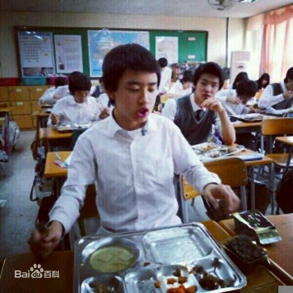 都敬秀(（韩文名）、Doh Kyungsoo、D.O.（官方艺名）、都暻秀（曾用名）、度庆洙（误译）)幼时及出道前图册壁纸壁纸