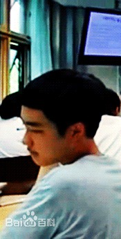 都敬秀(（韩文名）、Doh Kyungsoo、D.O.（官方艺名）、都暻秀（曾用名）、度庆洙（误译）)幼时及出道前图册壁纸壁纸