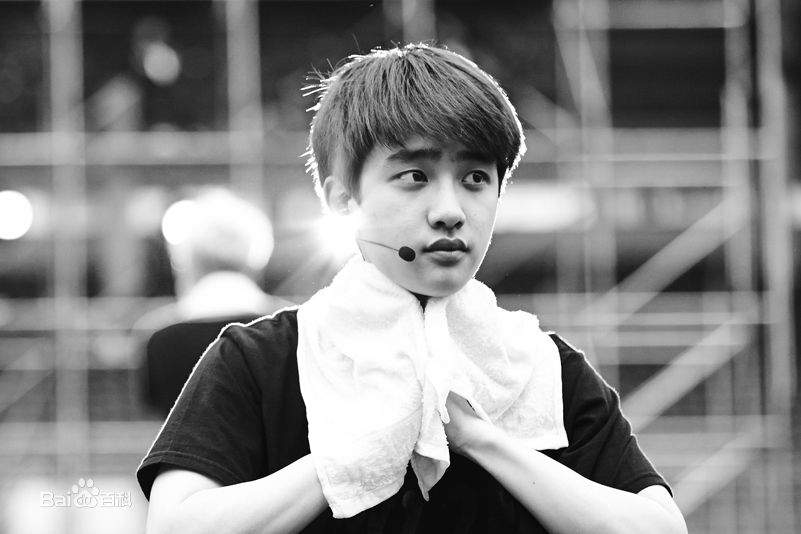 都敬秀(（韩文名）、Doh Kyungsoo、D.O.（官方艺名）、都暻秀（曾用名）、度庆洙（误译）)专辑内页扫图/官图素颜照相册