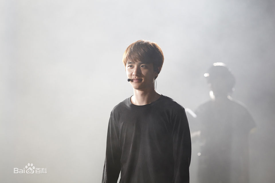都敬秀(（韩文名）、Doh Kyungsoo、D.O.（官方艺名）、都暻秀（曾用名）、度庆洙（误译）)专辑内页扫图/官图素颜照相册
