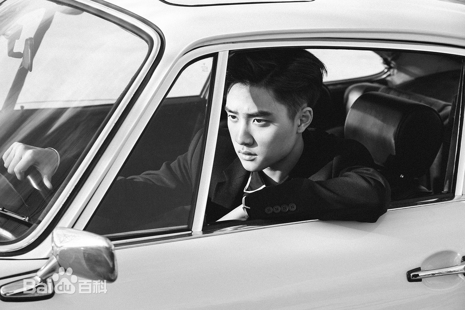 都敬秀(（韩文名）、Doh Kyungsoo、D.O.（官方艺名）、都暻秀（曾用名）、度庆洙（误译）)专辑内页扫图/官图素颜照相册