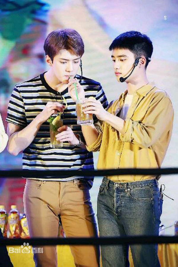 都敬秀(（韩文名）、Doh Kyungsoo、D.O.（官方艺名）、都暻秀（曾用名）、度庆洙（误译）)饭制1壁纸壁纸