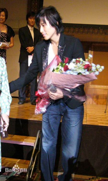 杨镇宇(Yang jin-woo)参加活动的照片图册