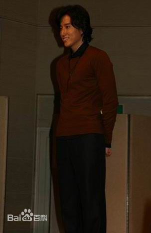 杨镇宇(Yang jin-woo)参加活动的照片图册