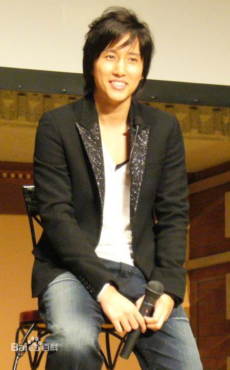 杨镇宇(Yang jin-woo)参加活动的照片图册