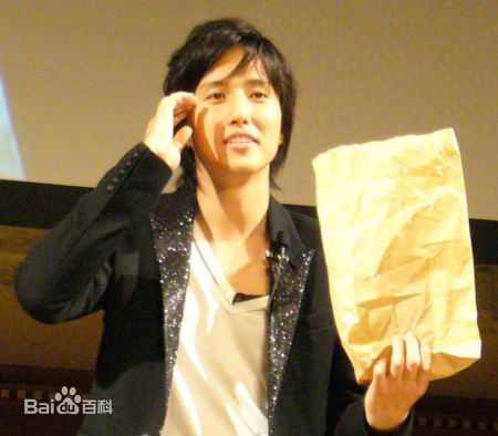 杨镇宇(Yang jin-woo)参加活动的照片图册