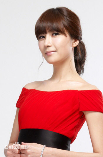 黄仁英()前后照片