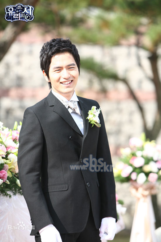 李阵郁(/lee jin Uk/イジヌク)电视图册第一册素颜照相册