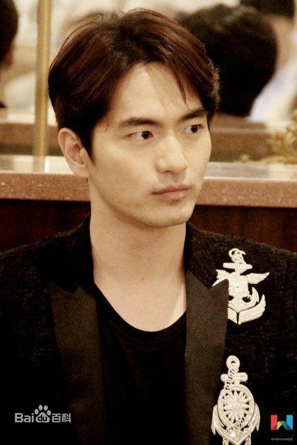 李阵郁(/lee jin Uk/イジヌク)画报图册性感图片图集