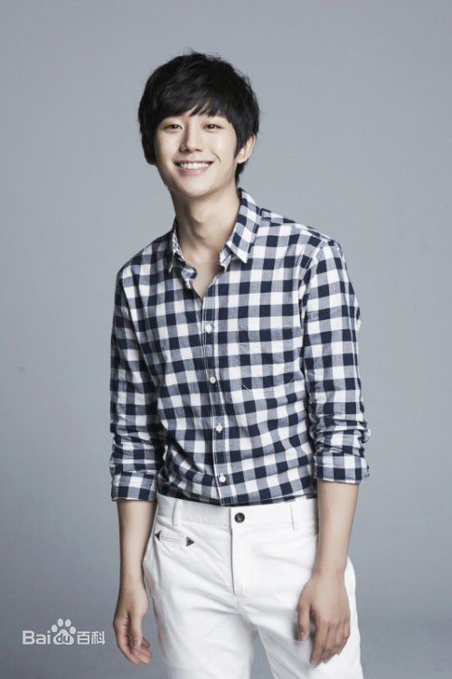 丁海寅(Jung Hae In)高清采访图册