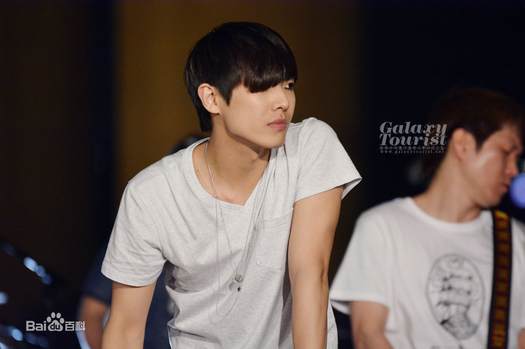 李准（本名李昌宣/李昶瑄）(Lee Joon)Picnic Live素颜照相册